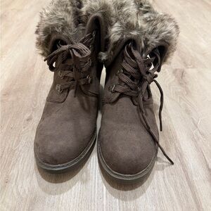 Arizona Jean Company Dark Brown Fur-Lined Boots
